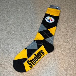 NWT Men’s NFL Pittsburgh Steelers Black and Yellow Argyle Socks